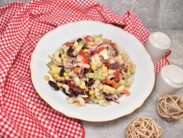 salata s povrcem i tunjevinom